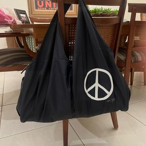 Peace love world used navy blue duffel bag!